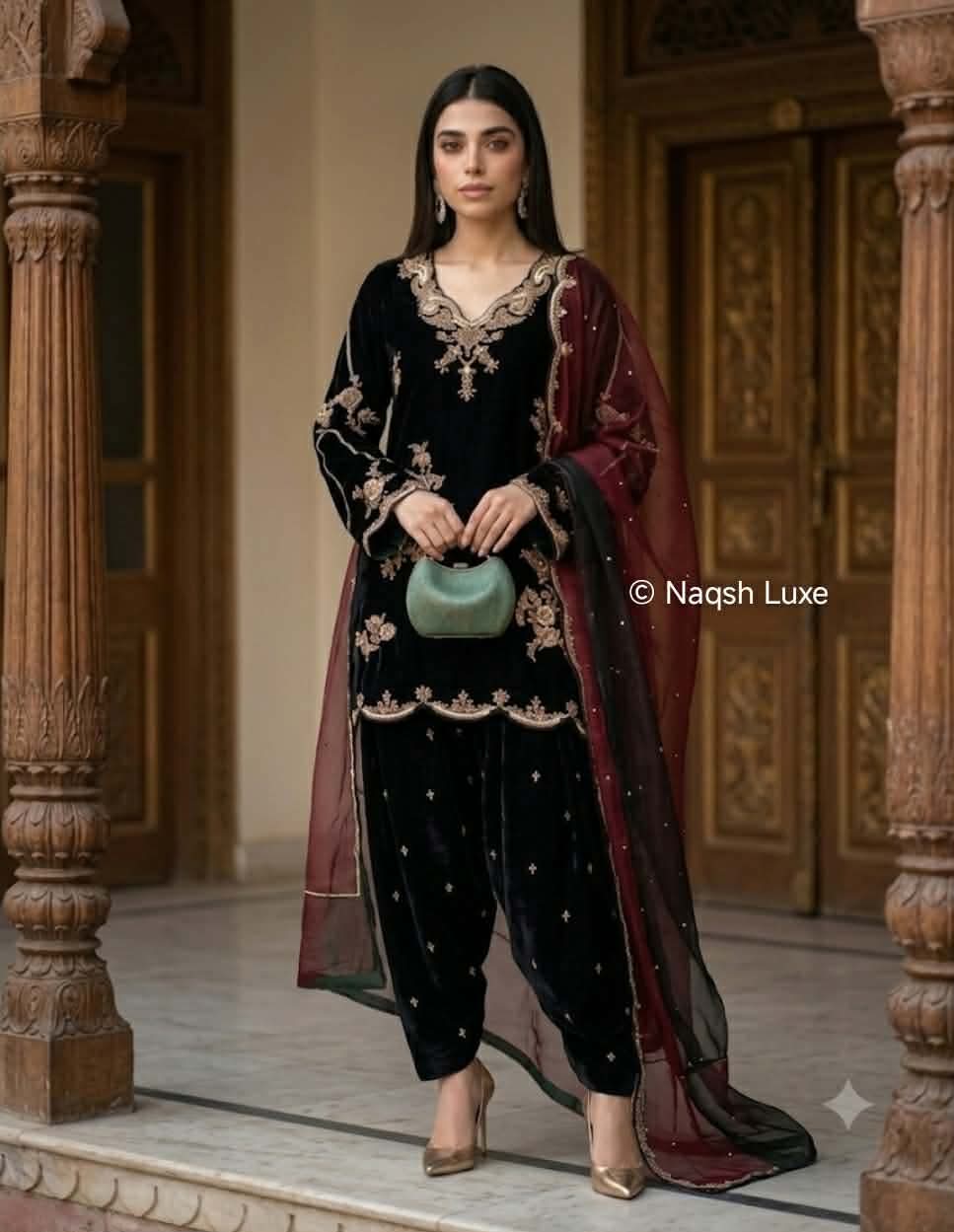 Regal Noir