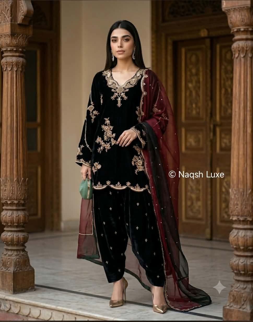 Regal Noir
