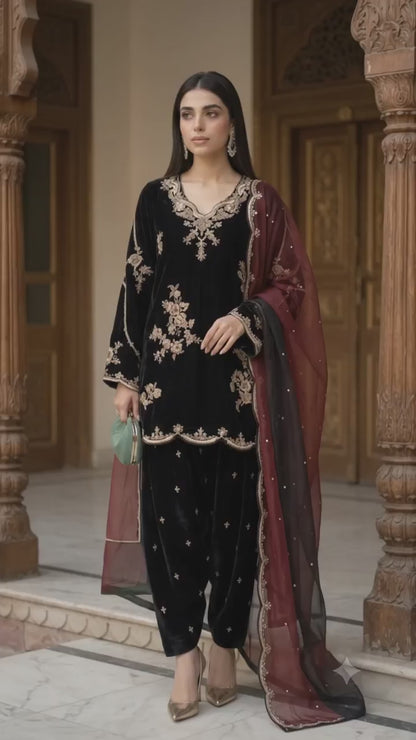 Regal Noir